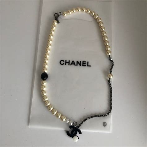 Cc ketting parels Chanel wit in Parels .